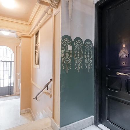 Sweet Inn - Lesseps Barcelona Bagian luar foto