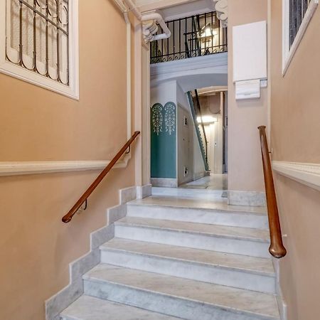 Sweet Inn - Lesseps Barcelona Bagian luar foto