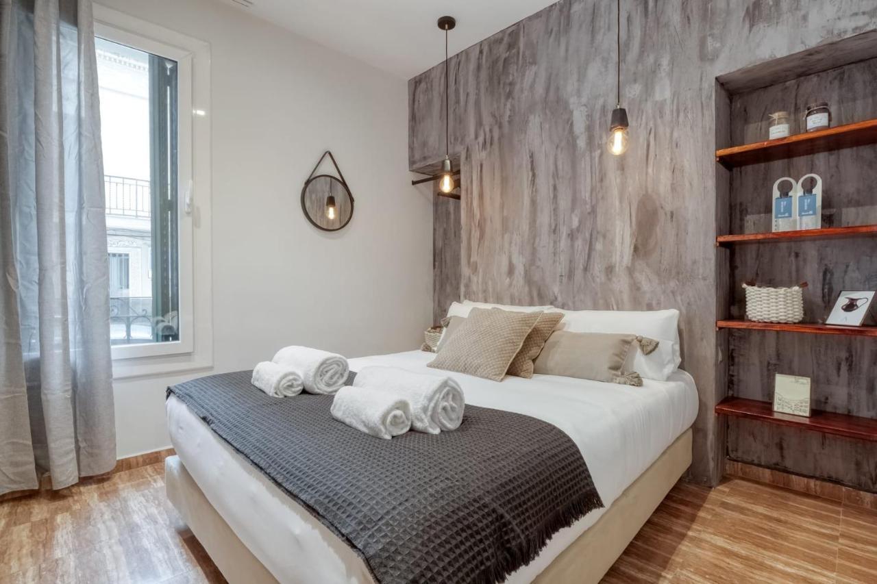 Sweet Inn - Lesseps Barcelona Bagian luar foto