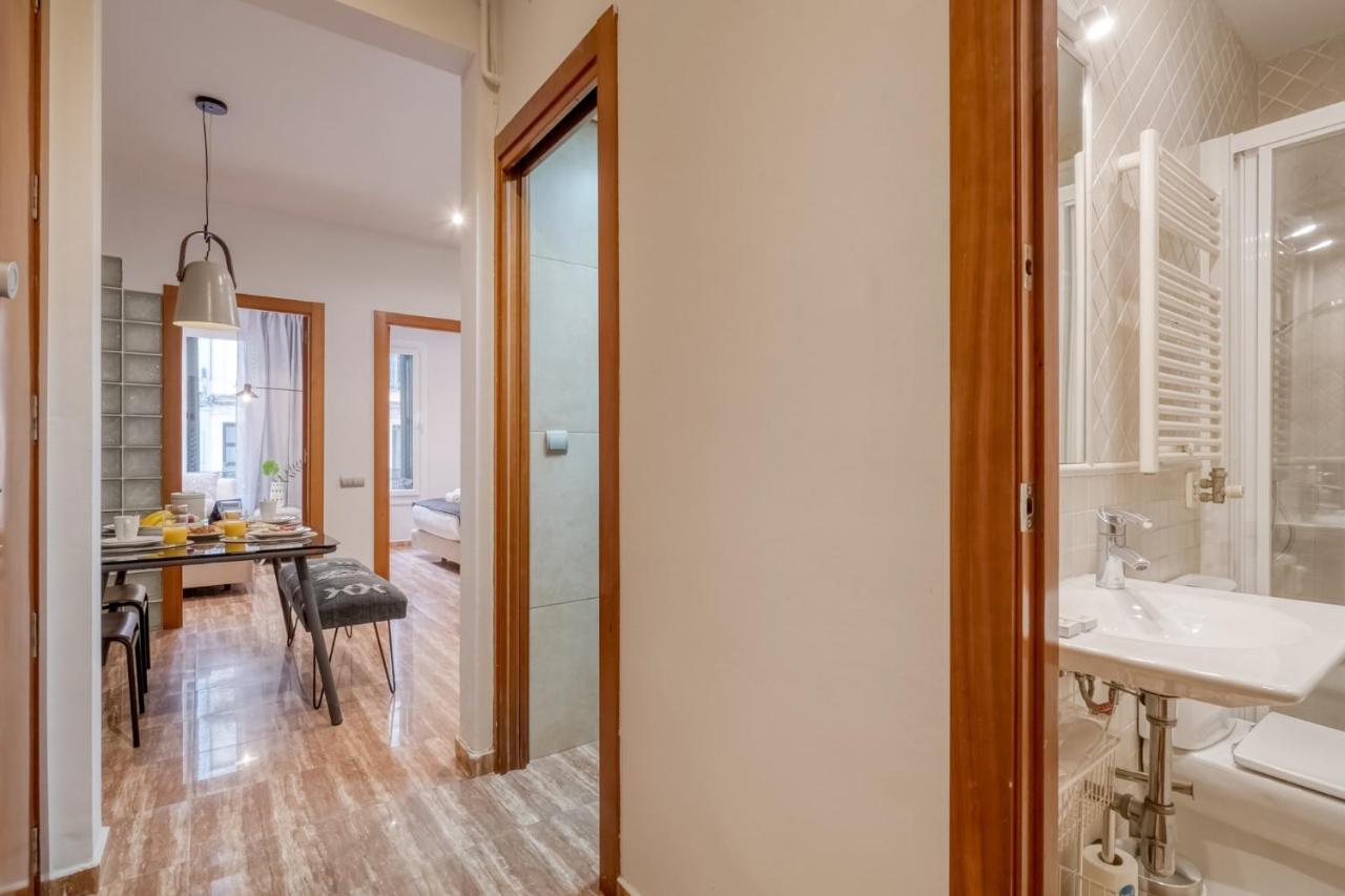 Sweet Inn - Lesseps Barcelona Bagian luar foto