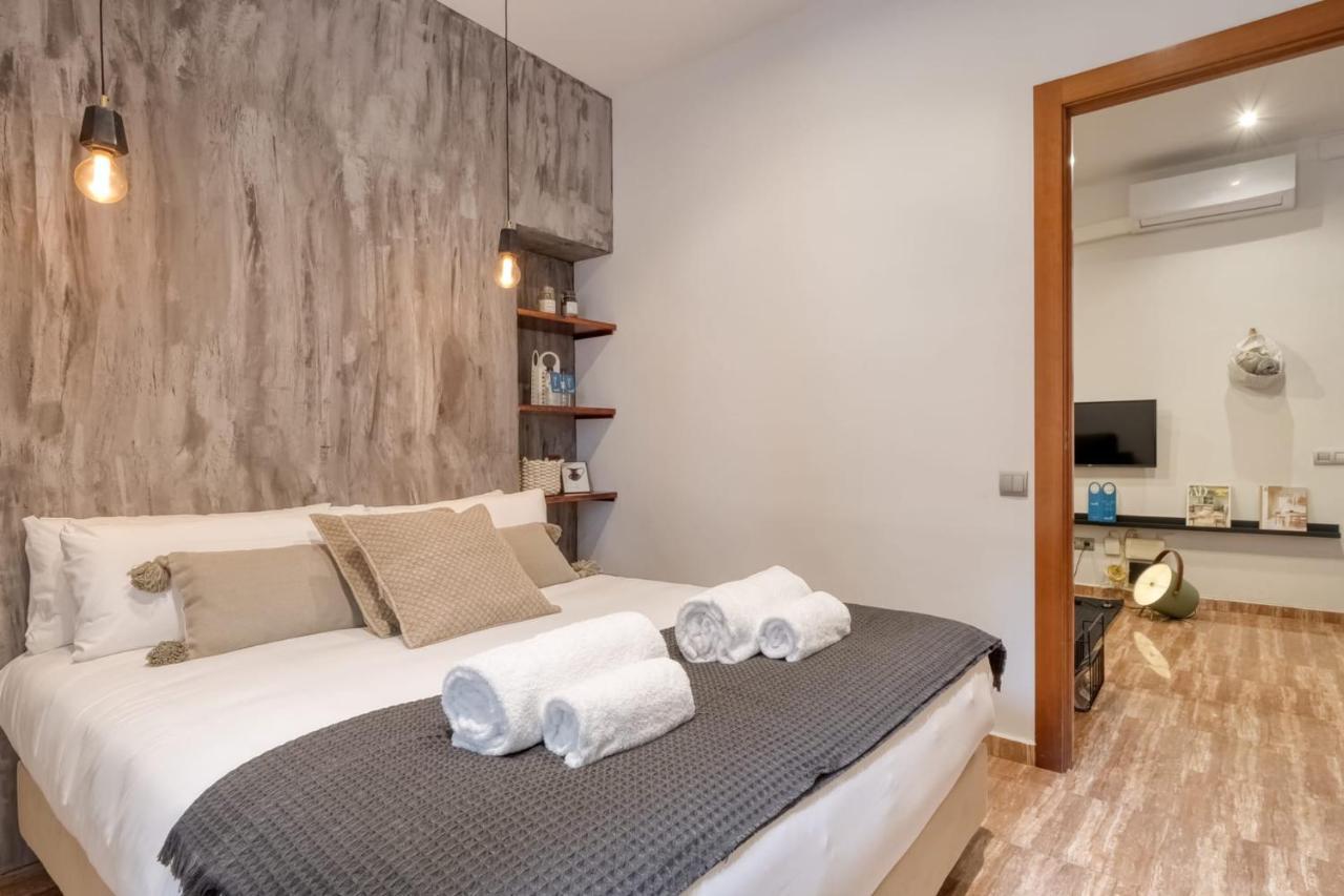 Sweet Inn - Lesseps Barcelona Bagian luar foto
