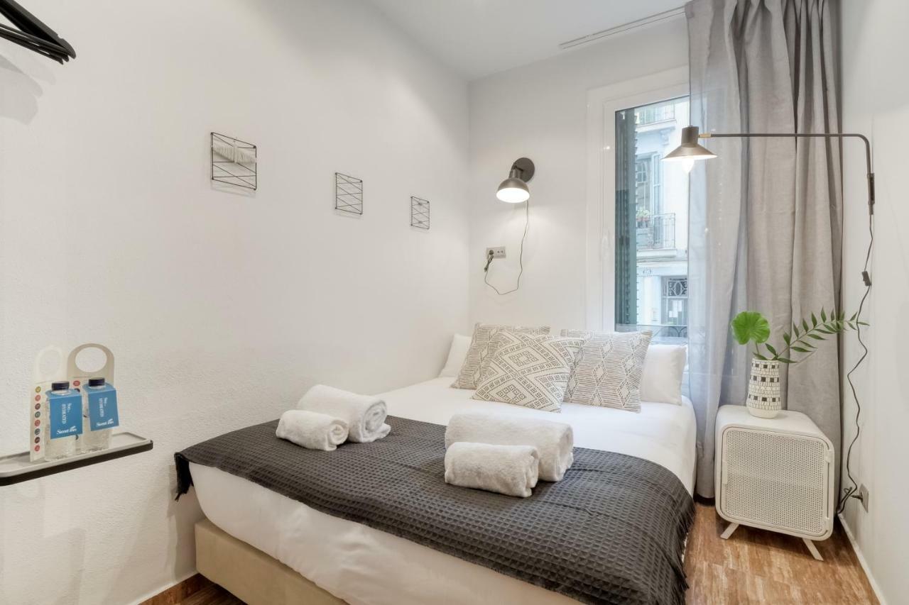 Sweet Inn - Lesseps Barcelona Bagian luar foto