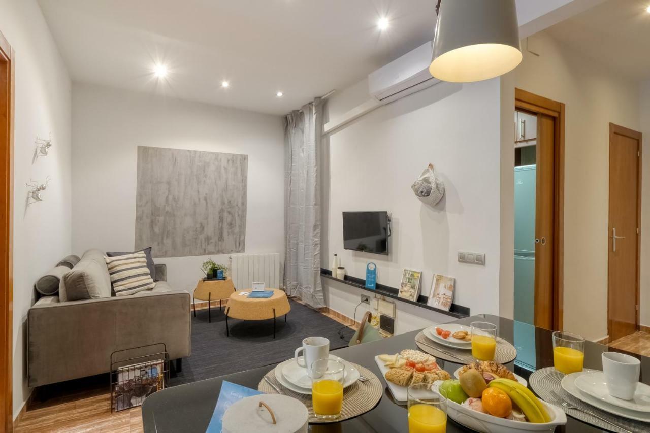 Sweet Inn - Lesseps Barcelona Bagian luar foto